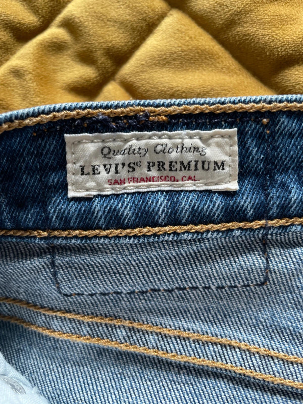 Women’s Levi’s High Waisted Ribcage Boot Straight Fit Jeans In Navy - W26/L31 - 2562