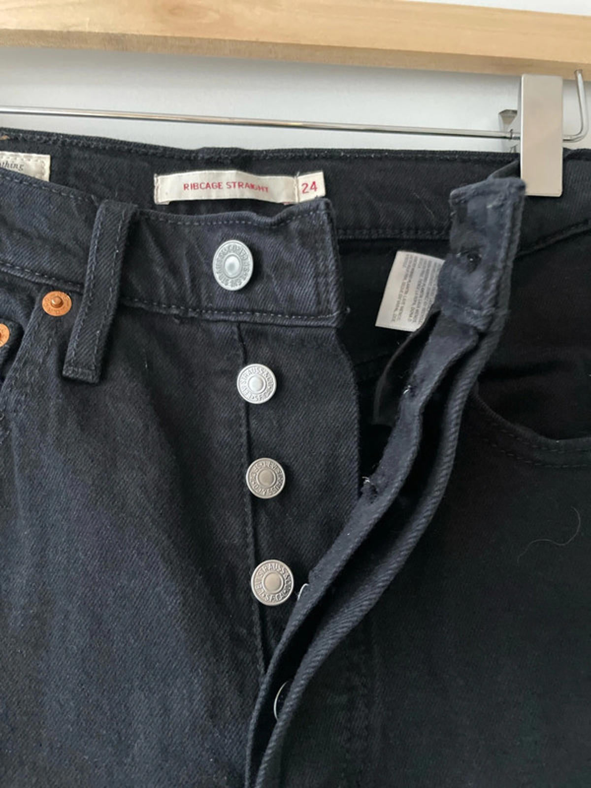 Women’s Levi’s High Waisted Ribcage Straight Fit Jeans In Black  - W24/L27 - 2499