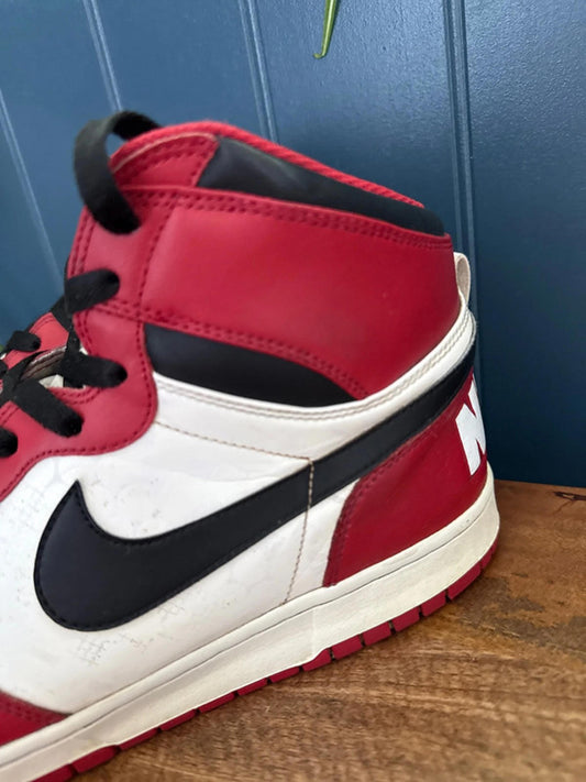 Men’s Nike Big High Spike Lee Chicago Bulls Red Black White 2010 - Uk12 - 0787