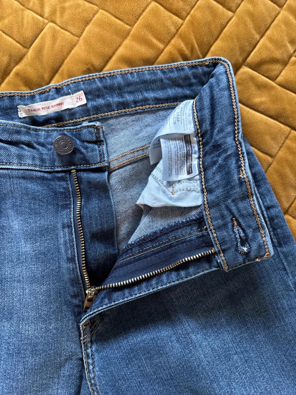 Women’s Levi’s 721 High Waisted Slim Fit Jeans - W26/L29 - 0500