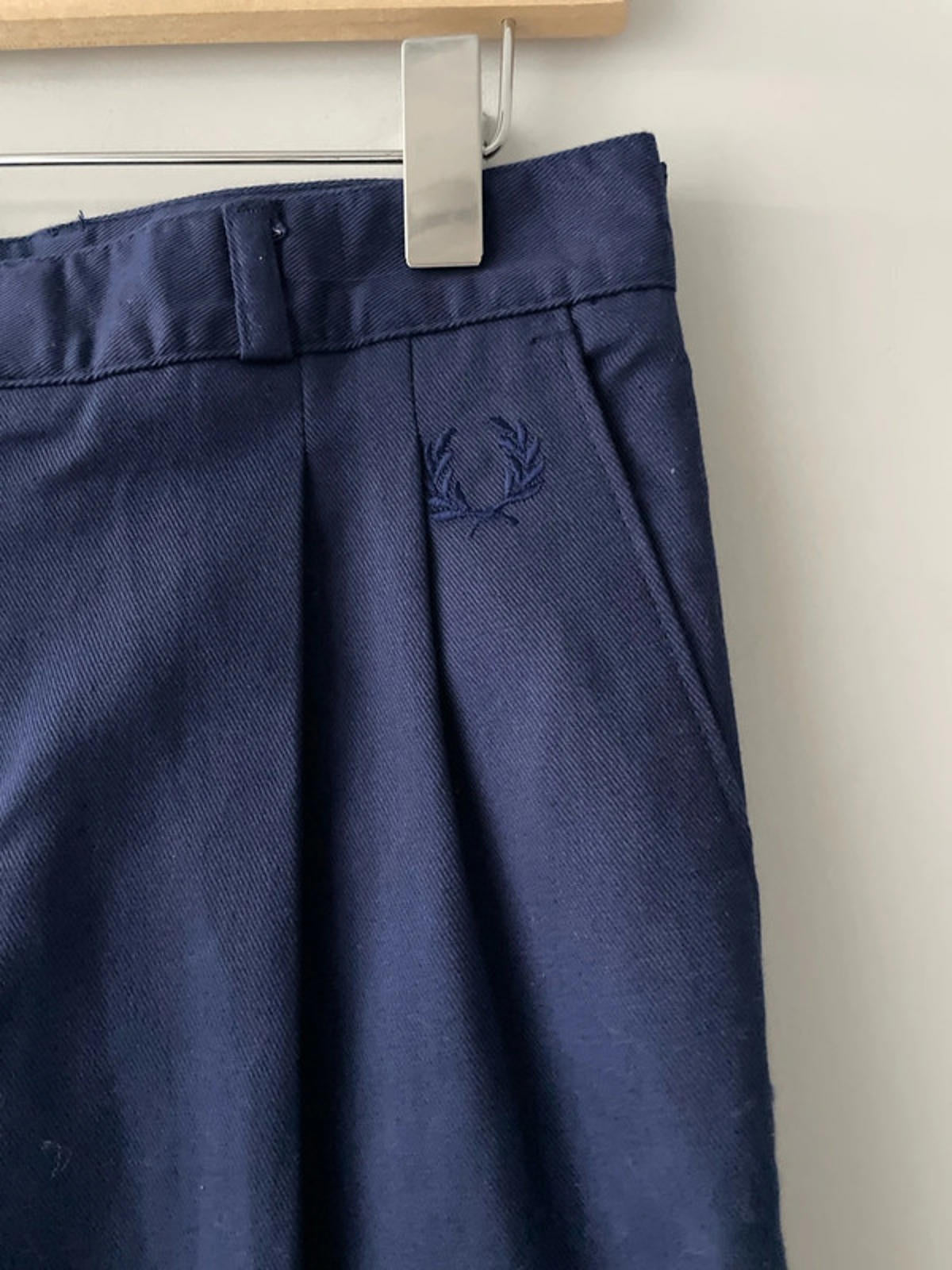 Men’s Fred Perry Sportswear Double Pleated Wide Leg Chino Trousers In Navy - W30/L33 - 2873