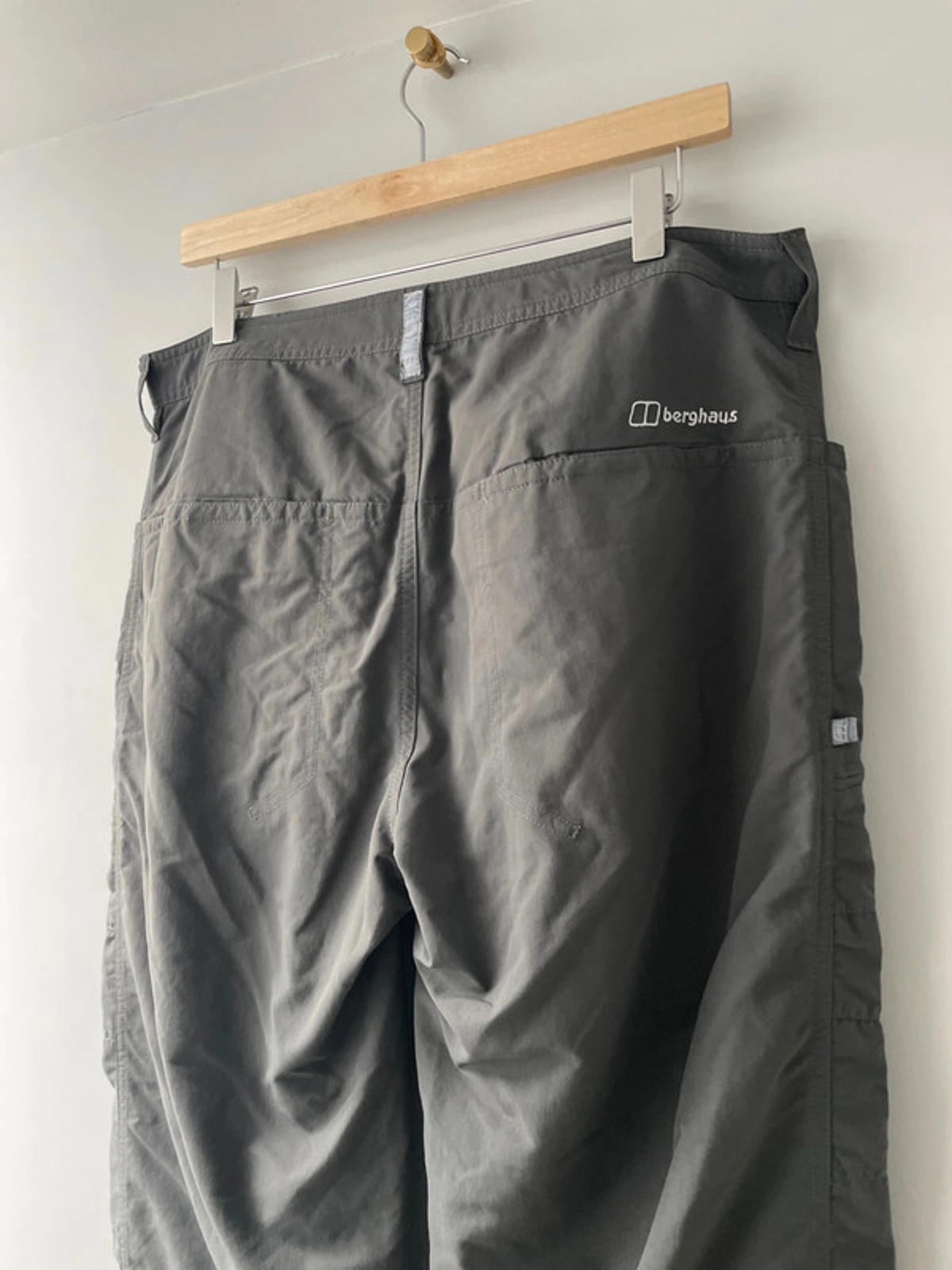 Men’s Berghaus Cargo Trousers / shorts In Grey - W34/L32 - 2441