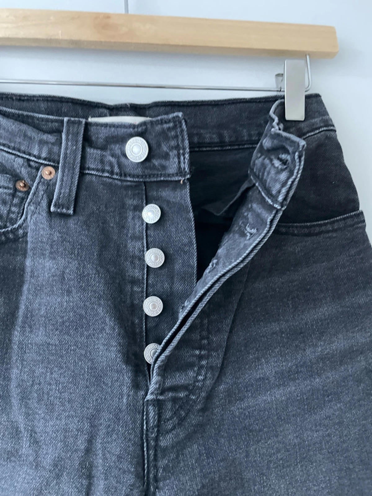 Women’s Levi’s High Waisted Ribcage Straight Fit Jeans In Black - W24/L27 - 2627