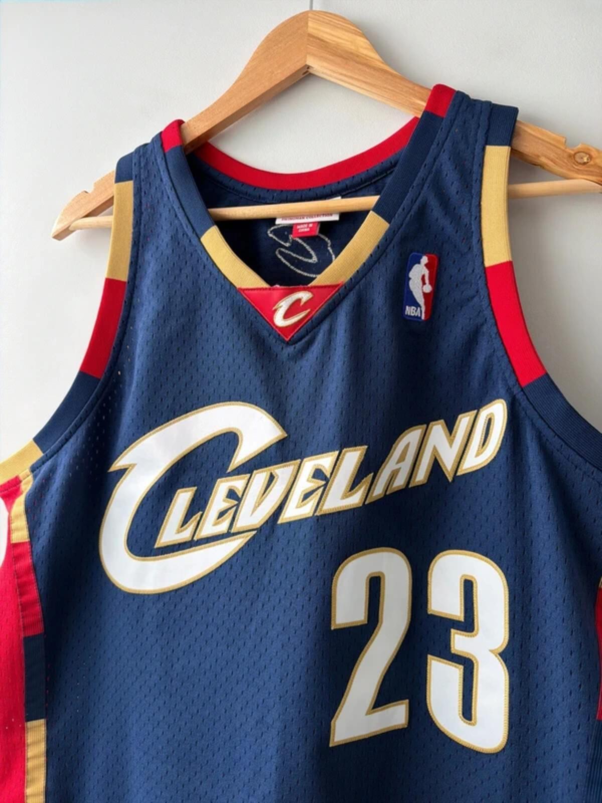 Men’s LeBron James 23 Cleveland Cavaliers 2008-09 NBA Jersey - Large - 3466