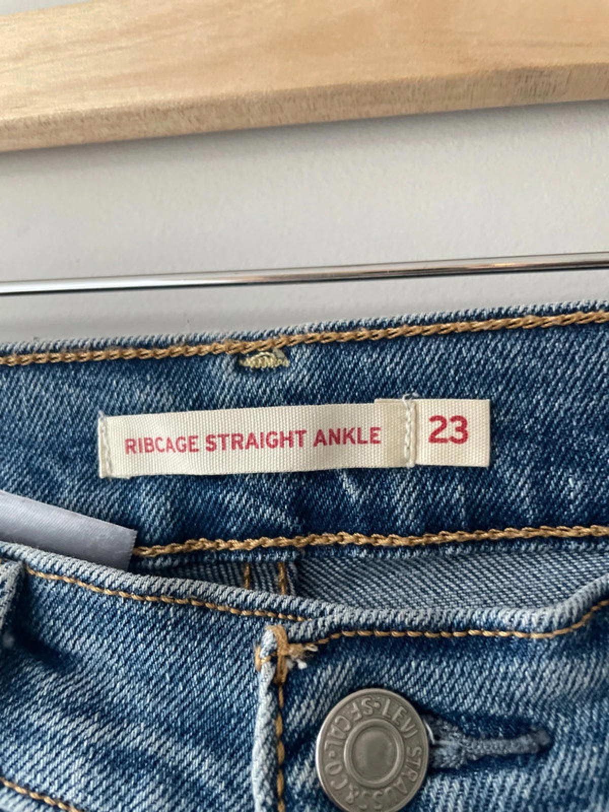 Women’s Levi’s High Waisted Ribcage Straight Fit Jeans In Navy - W23/L27 - 2811