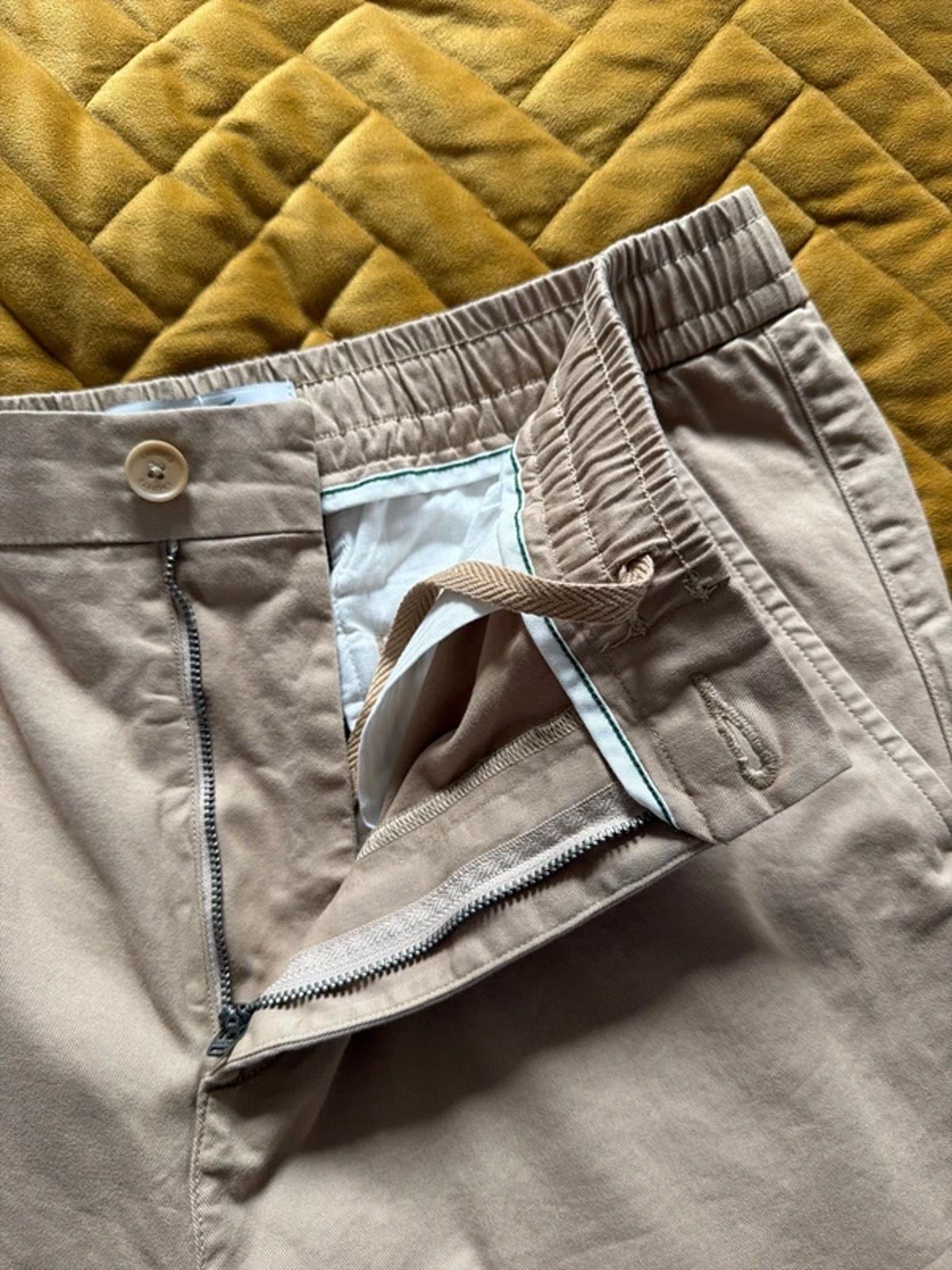 Men’s Lacoste Straight Leg Elasticated Waist Chino Trousers In Beige - W32/L30 - 3246