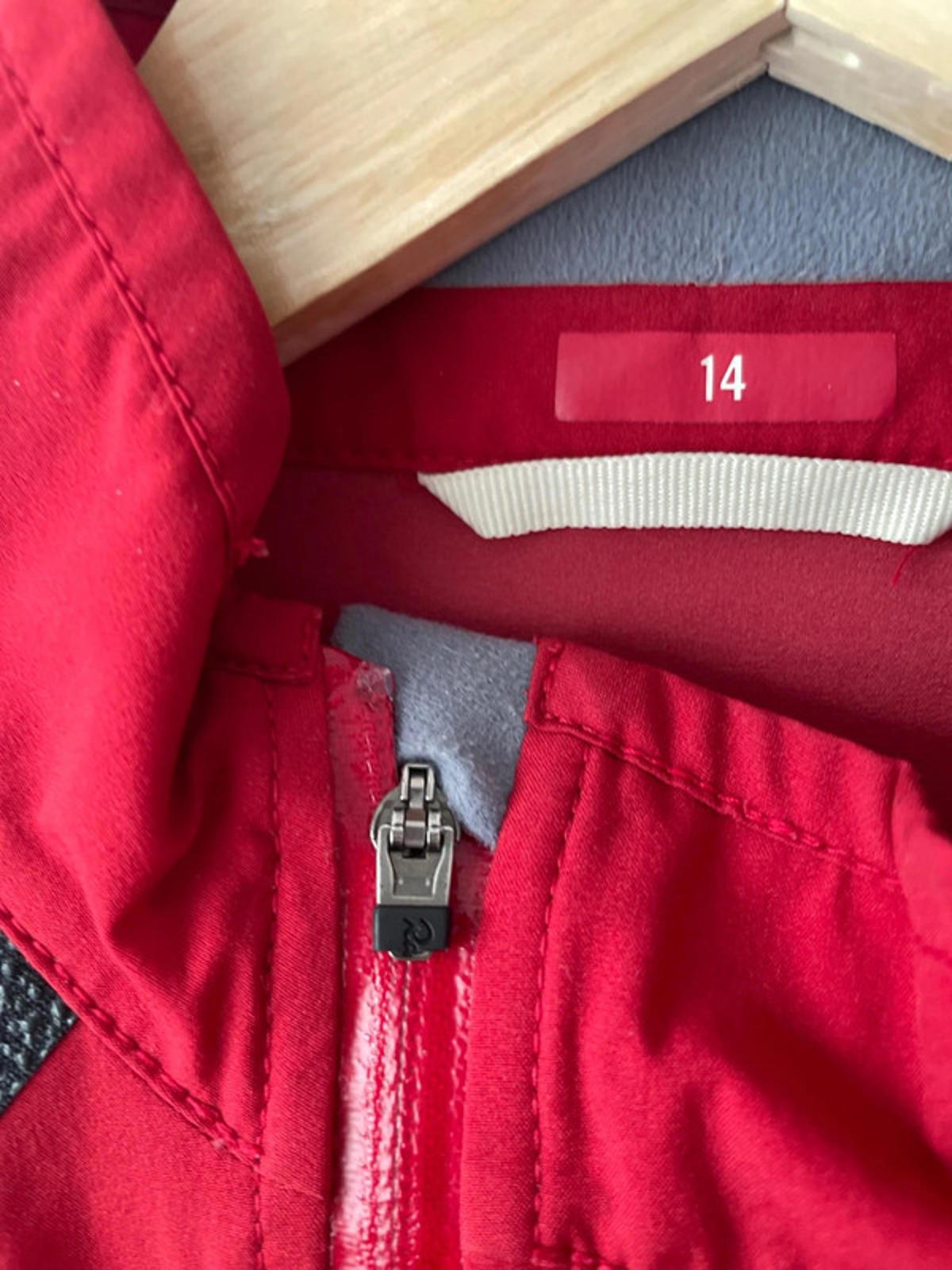 Women’s Rapha Zip Through Windbreaker Cycling Jacket In Red - UK14 - 1824