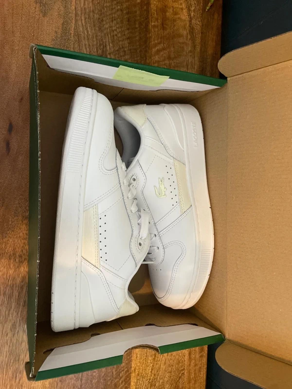 Women’s Lacoste T-Clip Premium Leather Trainers in White - UK4 - 3097