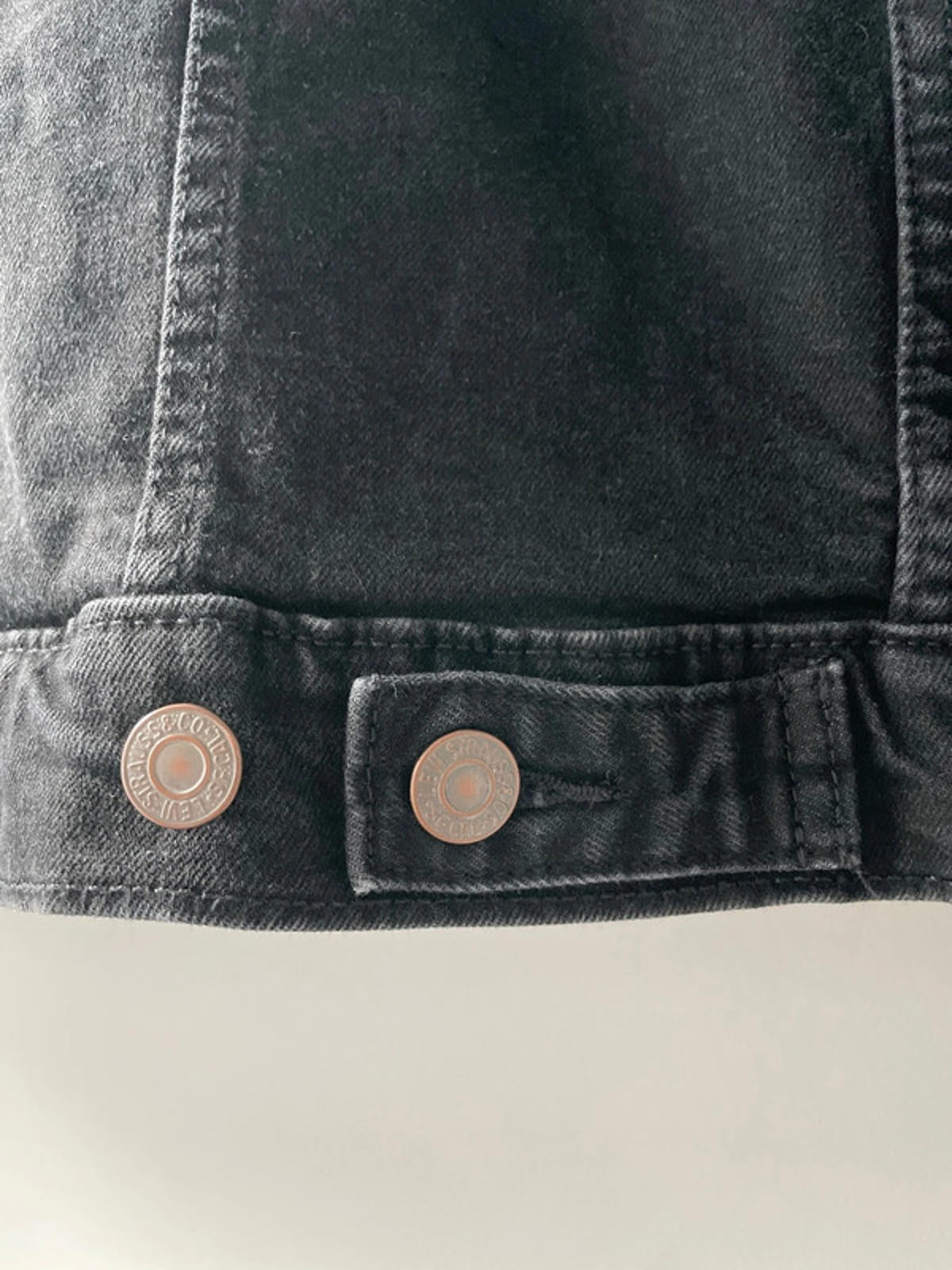 Women’s Levi’s Premium Denim Trucker Jacket In Black Wash - Small - 2463