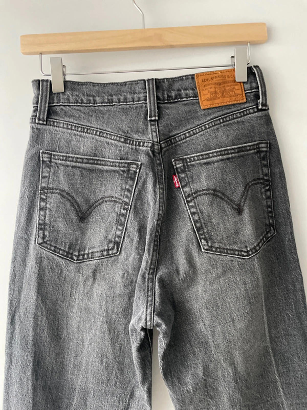 Women’s Levi’s Ribcage High Waisted Flare Fit Raw Hem Jeans In Black - W26/L25 - 2491