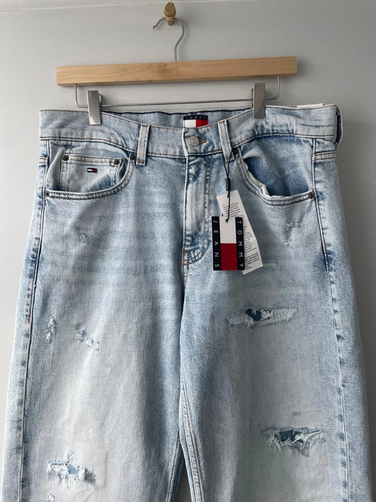 Men’s Tommy Hilfiger Jamie Loose Fit Ripped Effect Jeans In Blue - W32/L32 - 2524