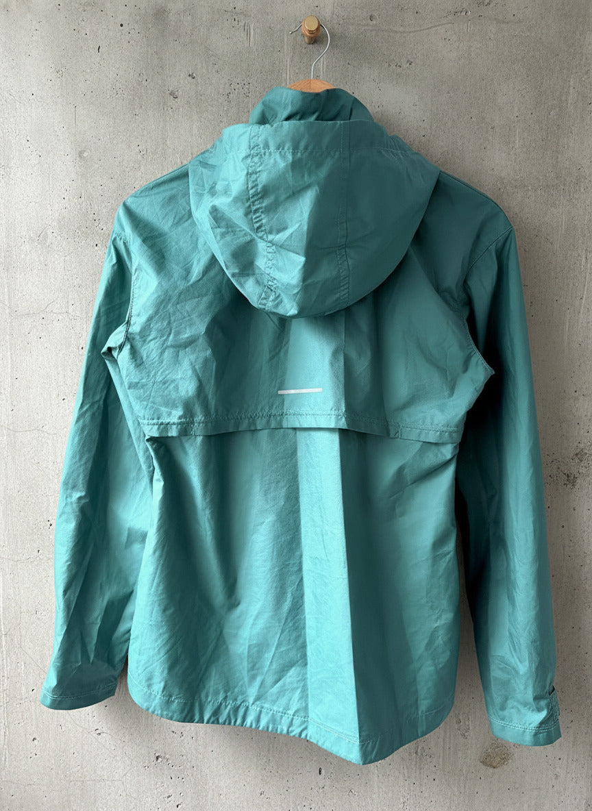 Men’s Nike Lightweight Hooded Windbreaker Jacket in Green - XSmall - 3815