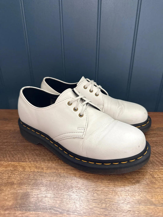 Women’s Dr Martens premium leather shoes with chunky sole - Uk5 - 1102