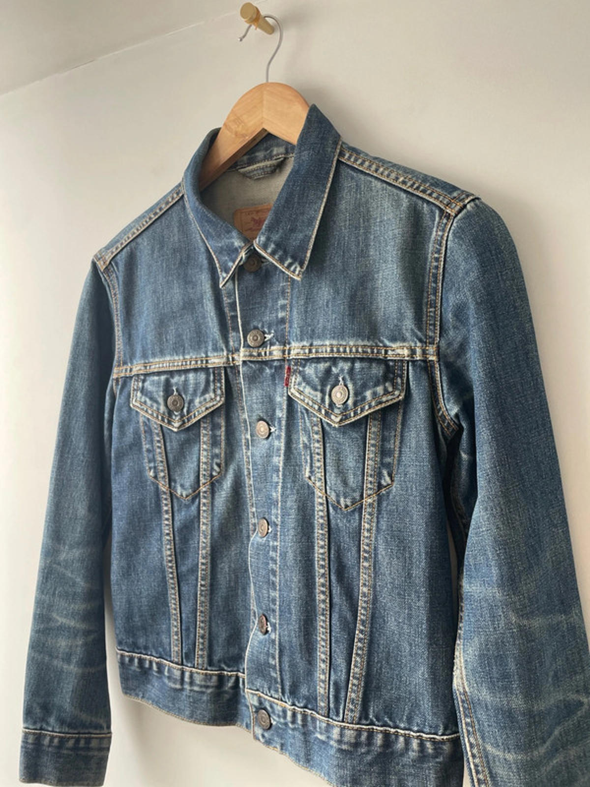 Women’s Levi’s Premium Denim Trucker jacket With Wash Effect - UK4 - 2143