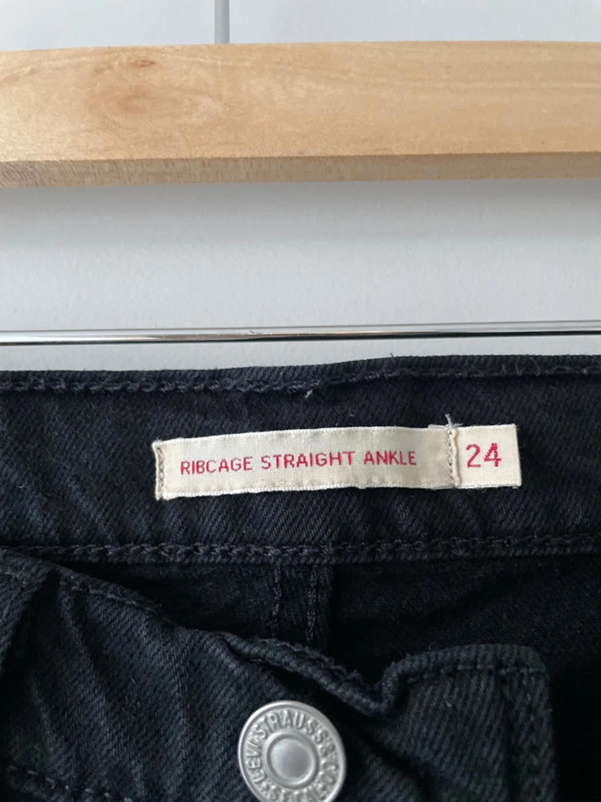 Women’s Levi’s High Waisted Ribcage Straight Fit Jeans In Black - W24/L27 - 2806