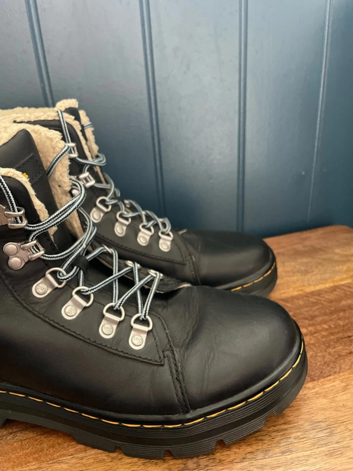 Women’s Dr Martens Combs Premium Leather Faux Fur Lined Lace Up Boots In Black - UK6 - 2357