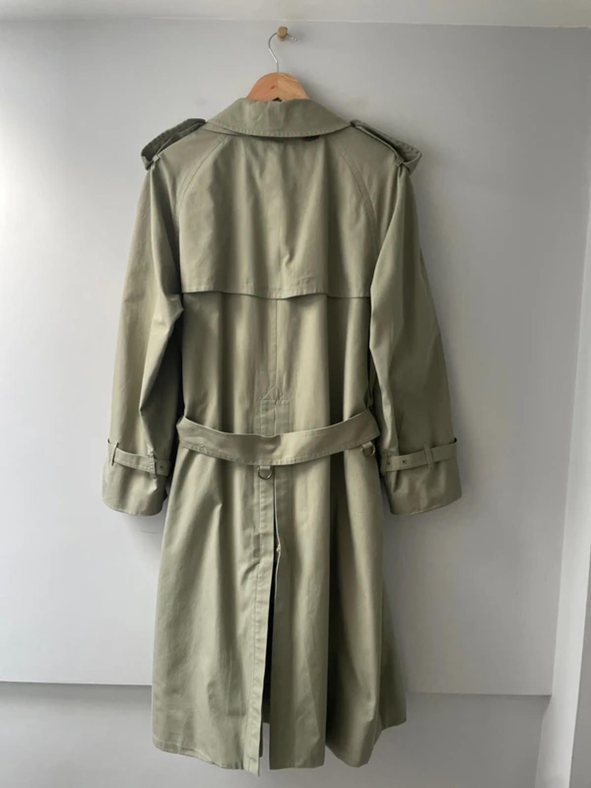 Women’s Burberry Kensington Vintage Double Breasted Trench Coat in Light Green - Uk16 - 3000