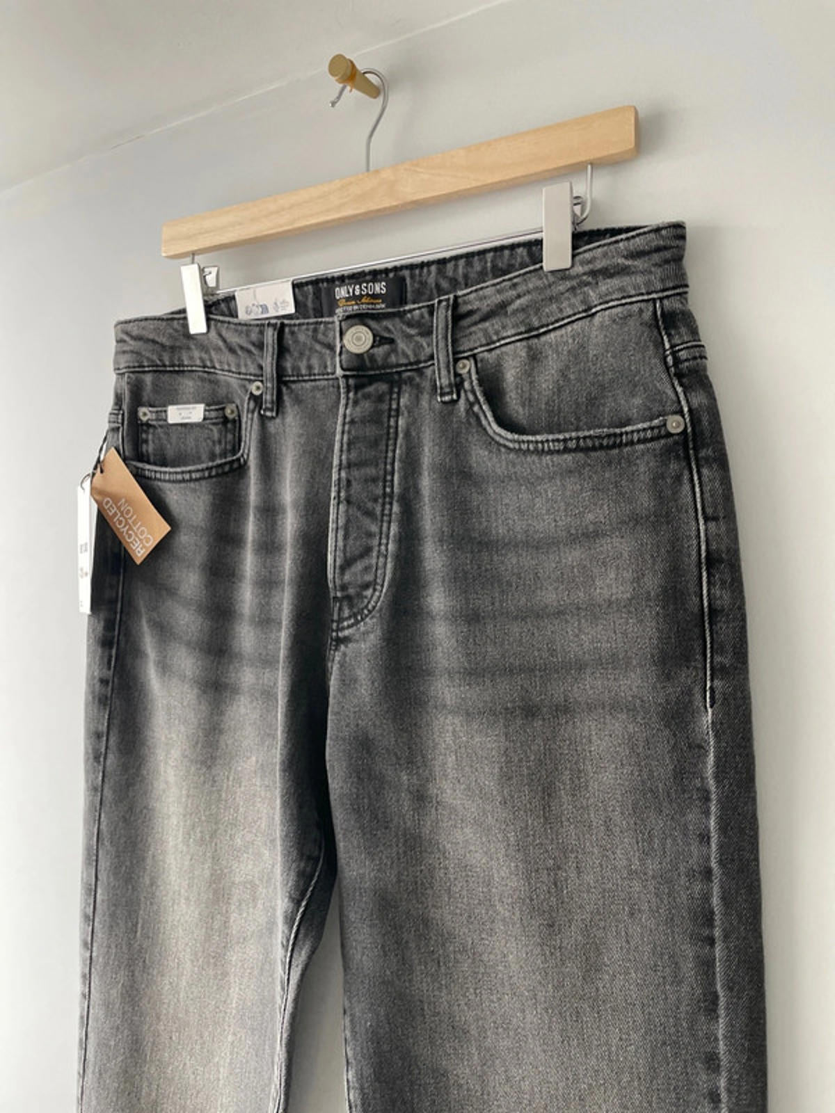 Men’s Only & Sons yoke Tapered Fit Jeans In Washed Black - W32/L32 - 2249