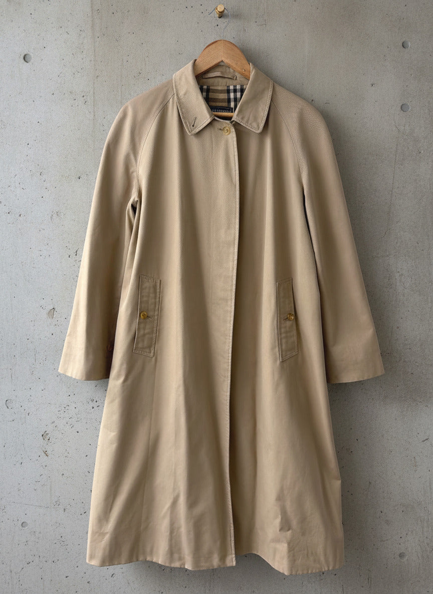 Women’s Burberry Made In England Trench Coat With Signature Lining -Large - 3707