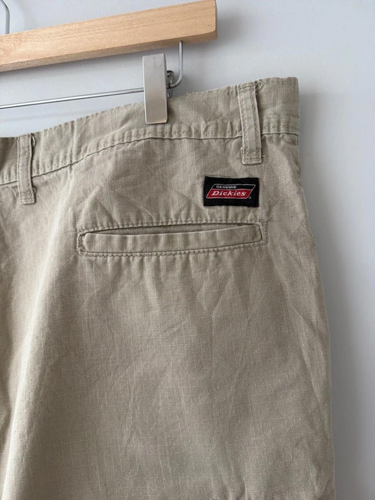 Men’s Dickies Baggy Fit Cargo Shorts In Beige - W38 - 3274