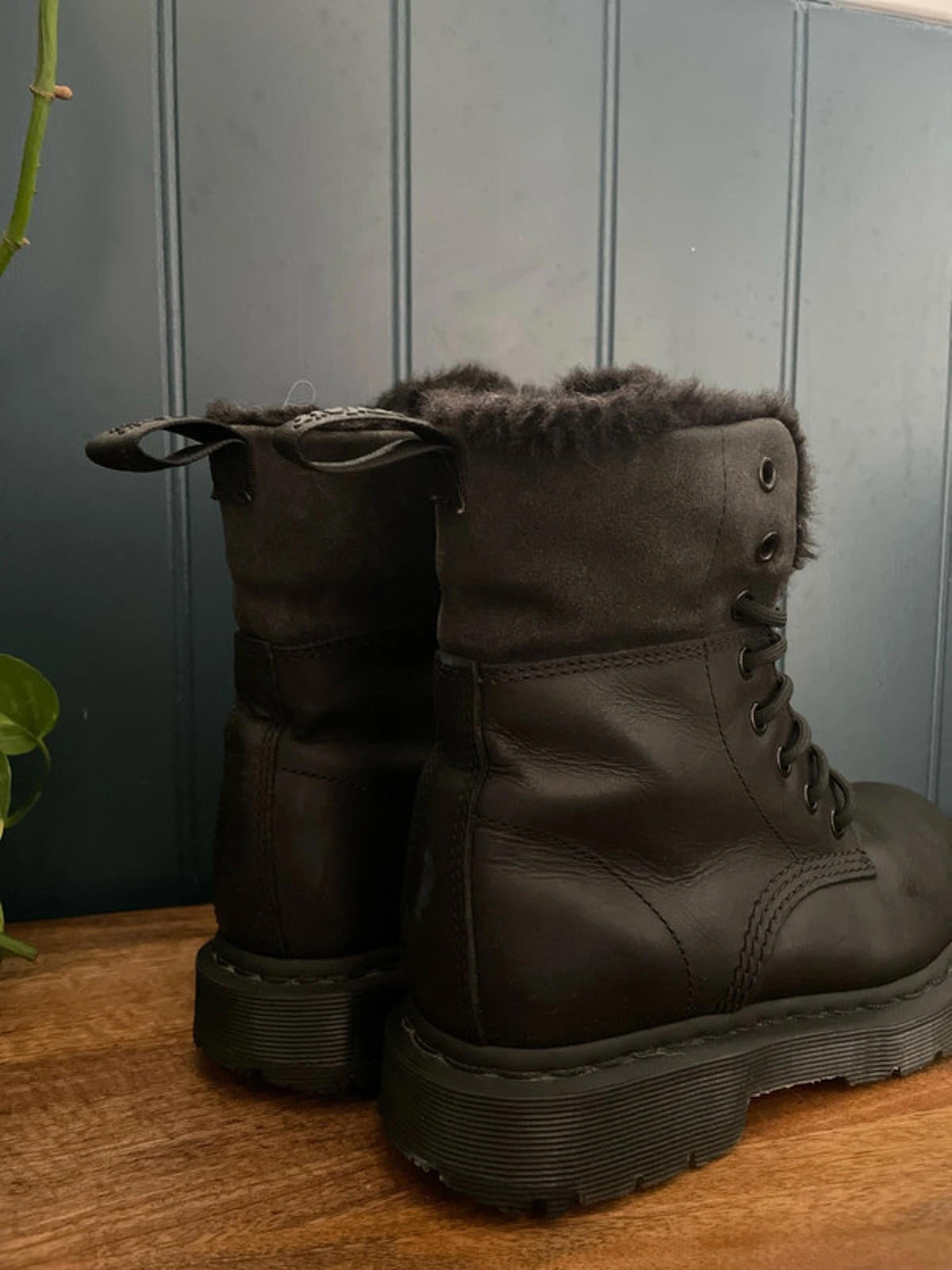 Women’s Dr Marten’s 1460 Kolbert Faux Fur Lined Leather Boots In Black-UK 5-2364