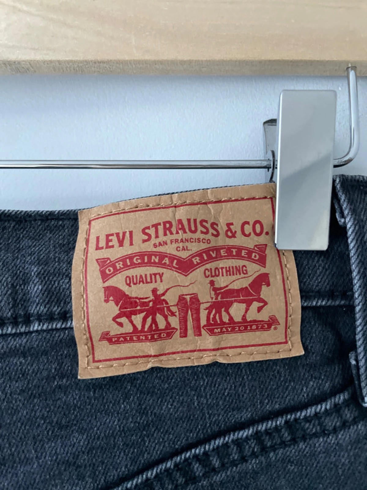 Women’s Levi’s High Waisted Ribcage Straight Fit Jeans In Black - W24/L27 - 2627