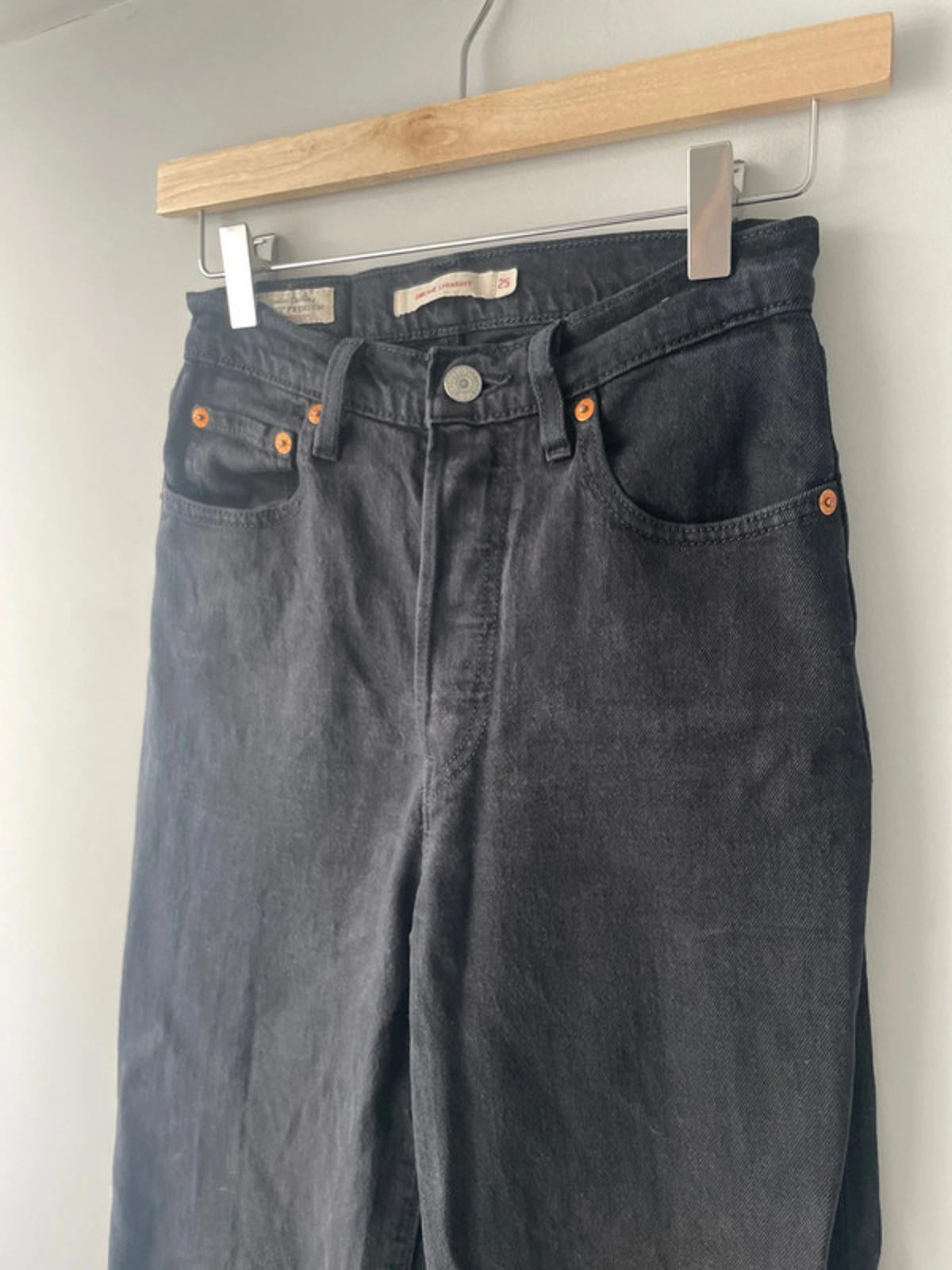 Women’s Levi’s High Waisted Ribcage Straight Fit Jeans In Black - W25/L27 - 2206