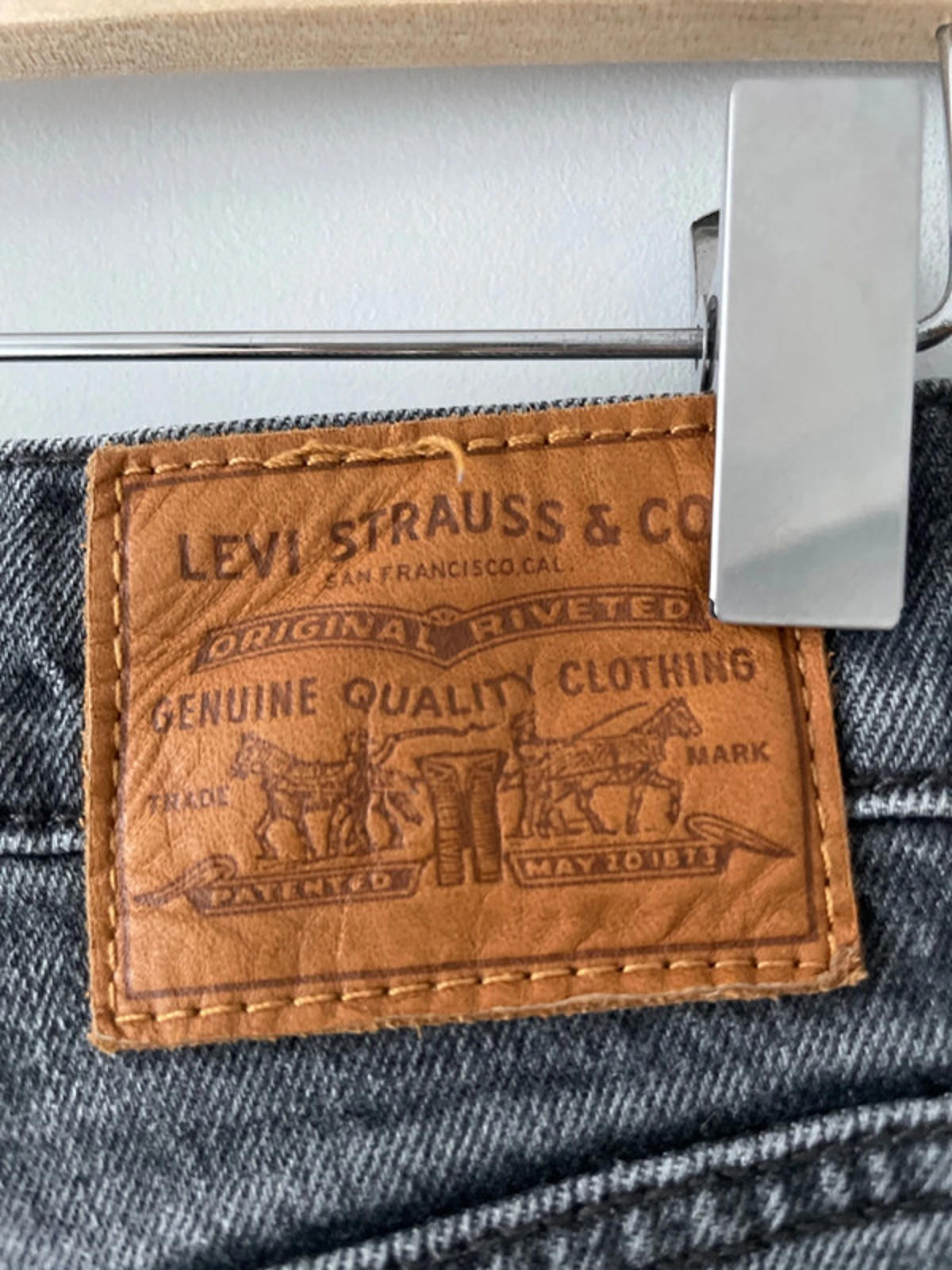 Women’s Levi’s Ribcage High Waisted Flare Fit Raw Hem Jeans In Black - W26/L25 - 2491