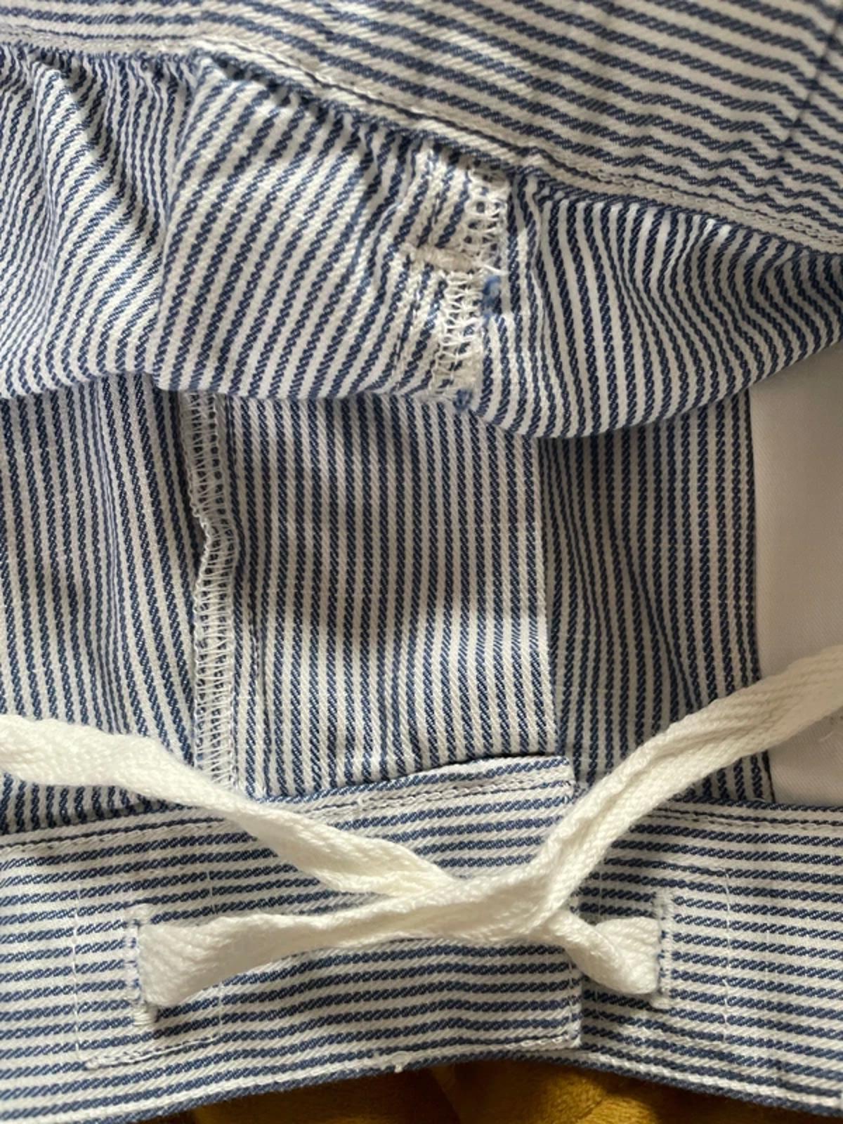 Men’s Uniqlo Linen Stripped Shorts in Light Blue and White - W30-33/L9 - 3167