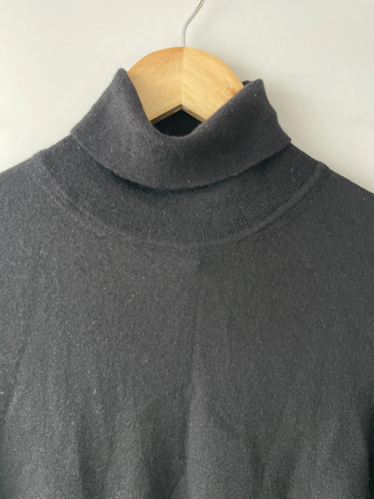 Men’s Hugo Boss 100% Wool Slim Fit Roll Neck Jumper - Medium - 2045