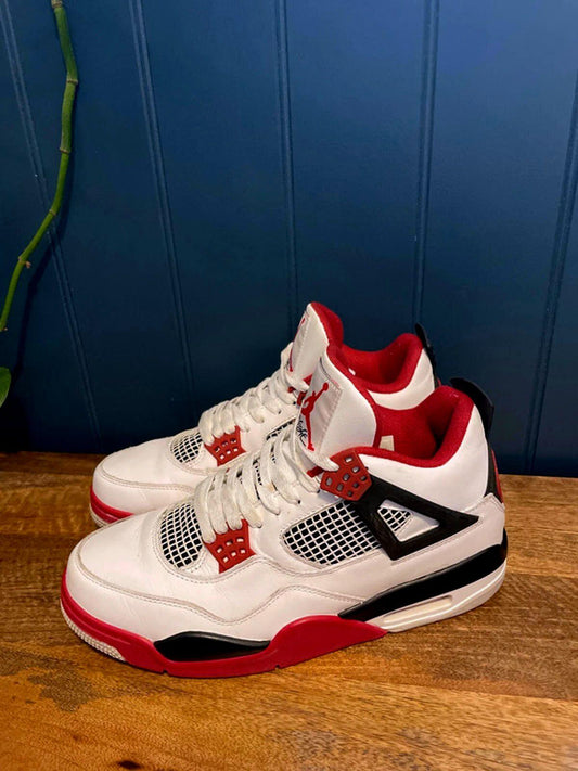 Men’s Nike Air Jordan 4 Retro "Fire Red 2020" Trainers - UK 8 - 2770