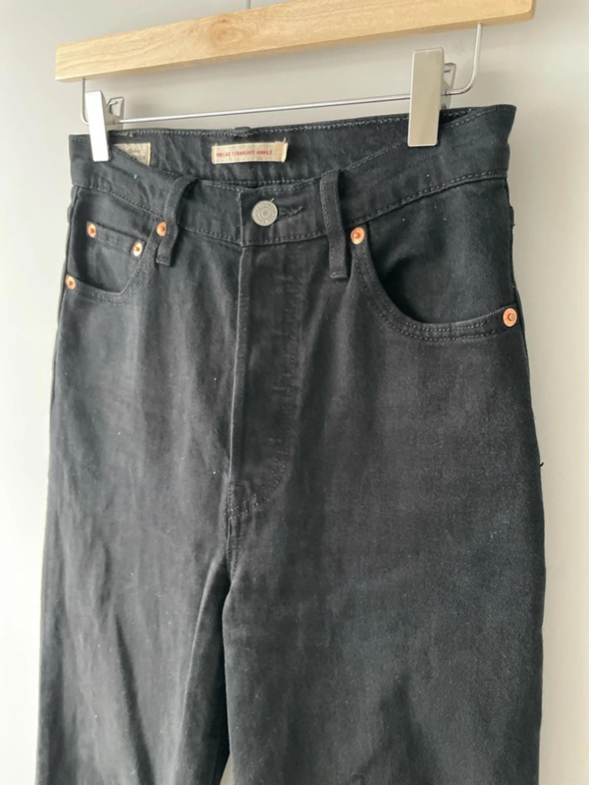 Women’s Levi’s High Waisted Ribcage Straight Fit Jeans In Black - W26/L27 - 2506