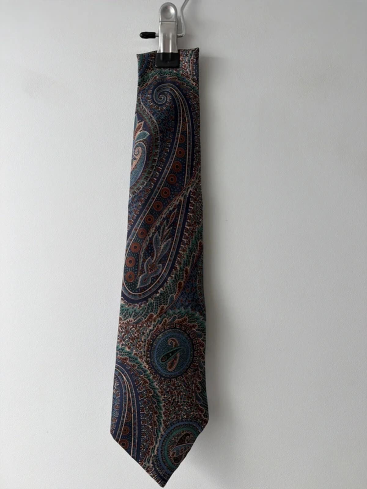 100% Premium Silk Tie With Paisley Design - 3334