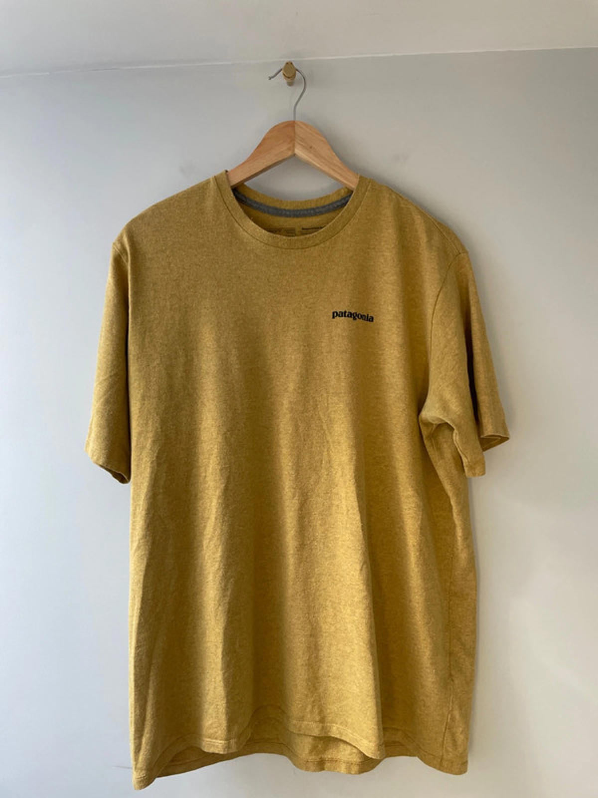 Men’s Patagonia Crew Neck Printed T-shirt In Mustard - Large -2574