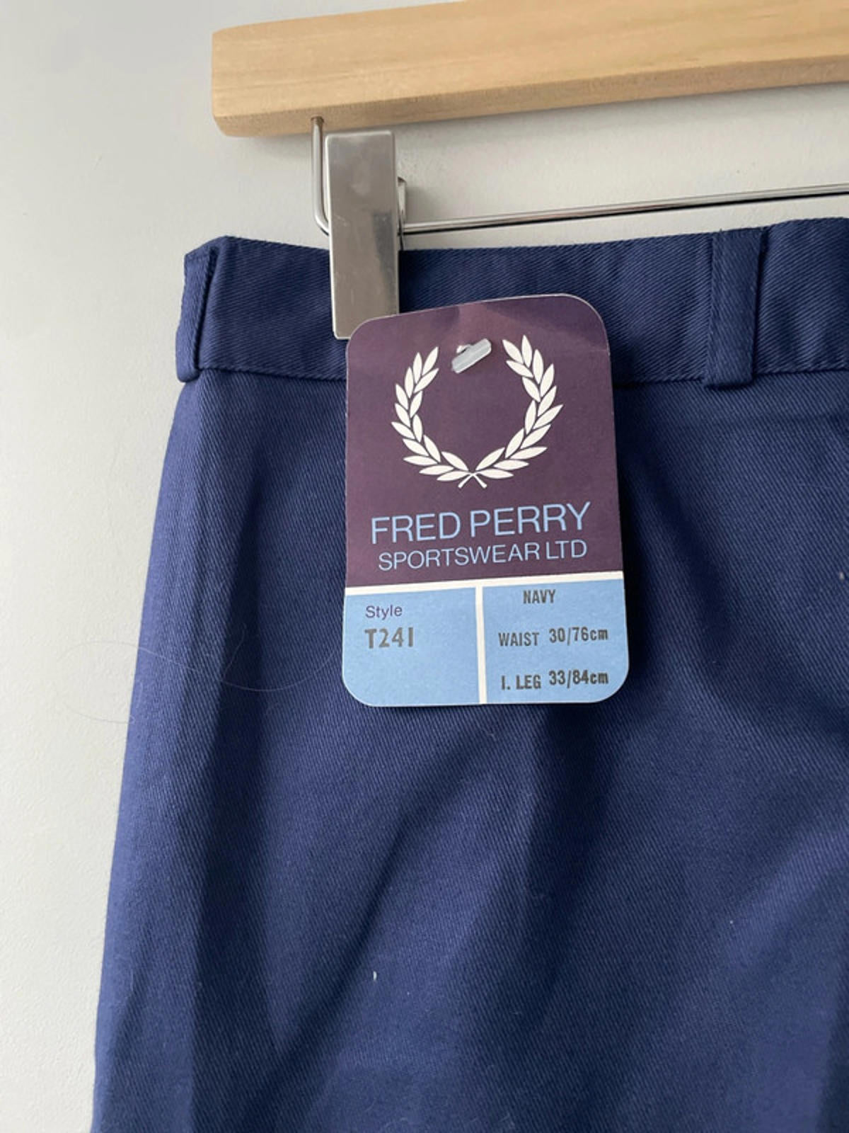 Men’s Fred Perry Sportswear Double Pleated Wide Leg Chino Trousers In Navy - W30/L33 - 2873