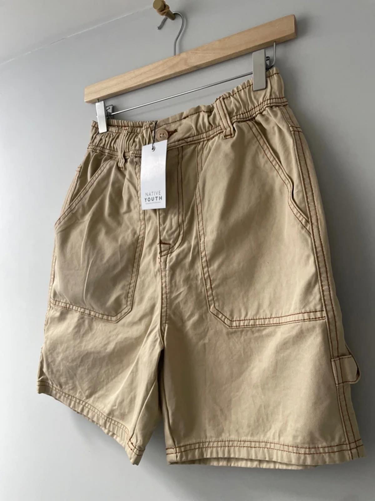 Women’s Native Youth Baggy Fit Cargo Shorts In Beige - W28/L6 - 3174