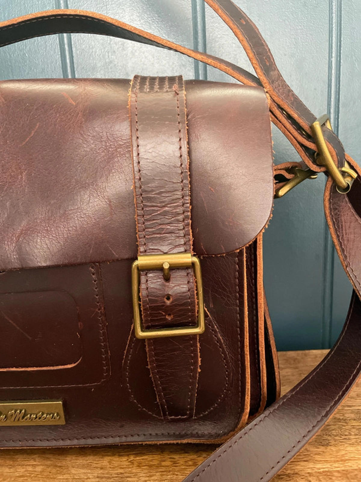 Unisex Dr Martens Premium Leather Satchel In Brown - 2417