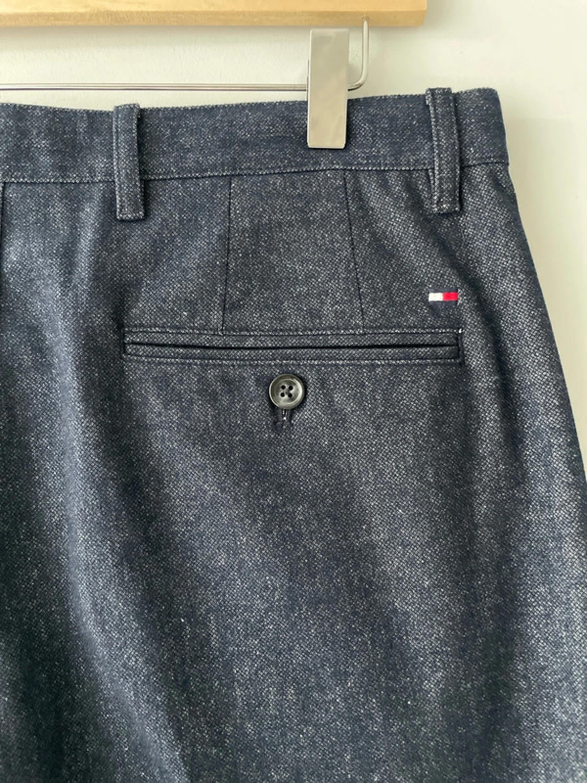 Men’s Tommy Hilfiger Denton Straight Fit Chino Trousers In Navy - W32/L32 - 2492