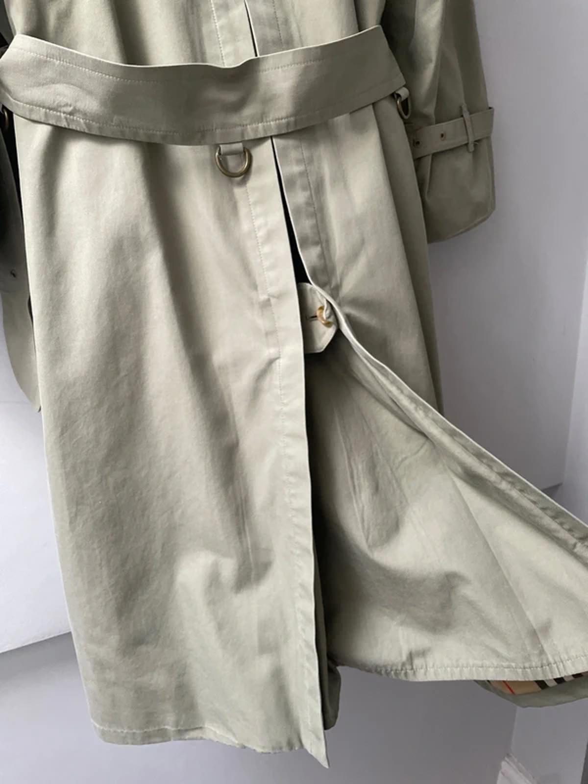 Women’s Burberry Kensington Vintage Double Breasted Trench Coat in Light Green - Uk16 - 3000