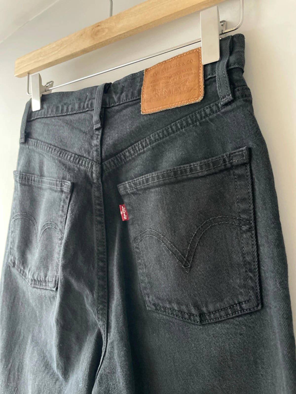 Women’s Levi’s High Waisted Ribcage Straight Fit Jeans In Black - W24/L27 - 2791