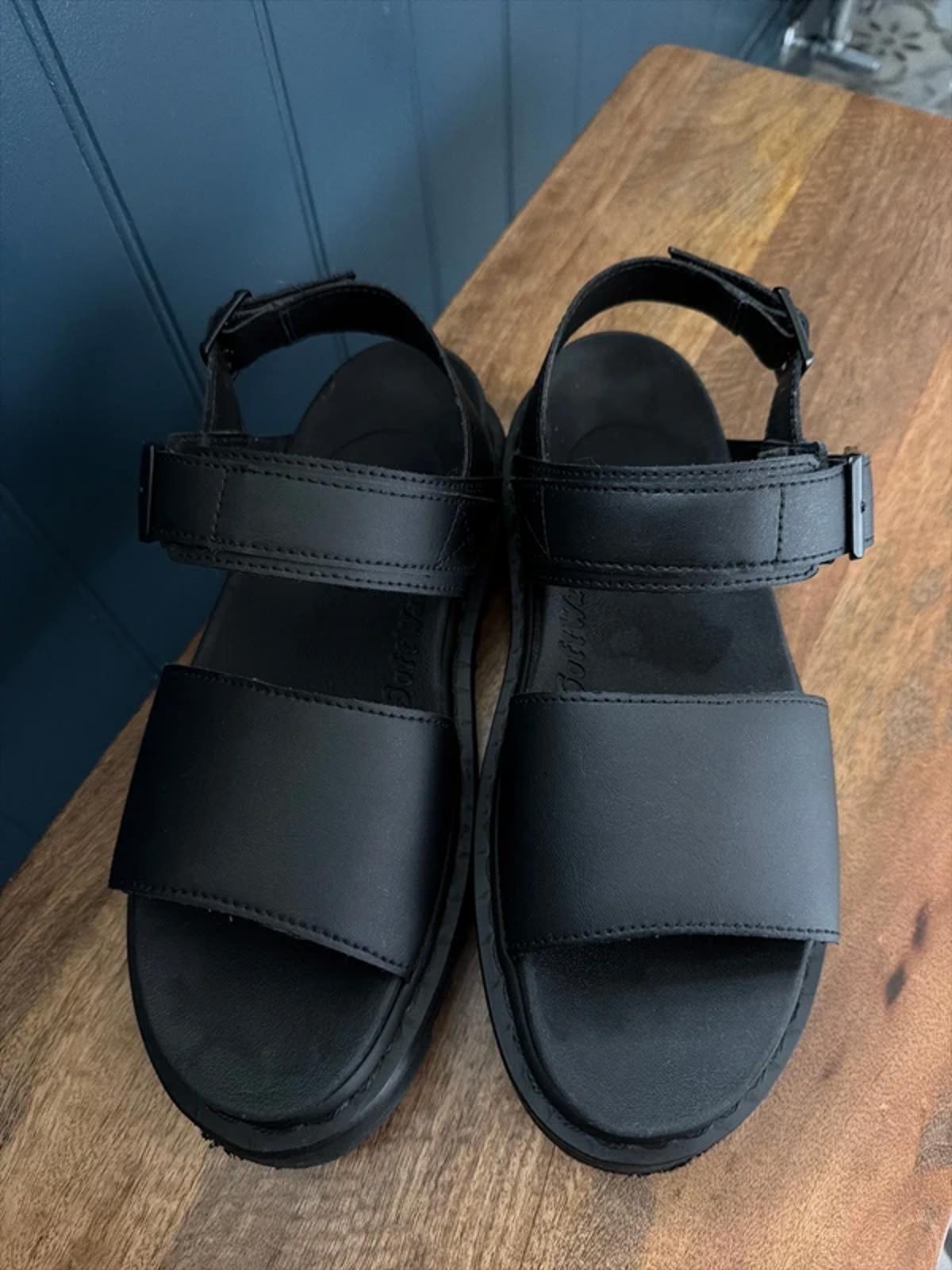Women’s Dr Martens Voss Chunky Sole Sandals in Black - Uk6.5 - 3284