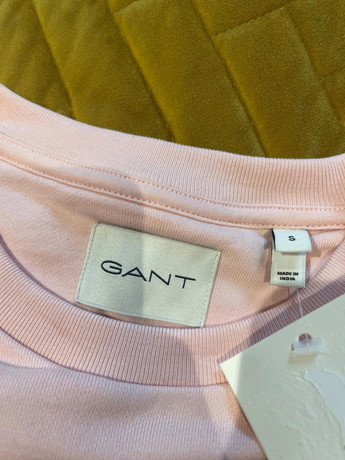Women's GANT Tonal Graphic Jersey Sweatshirt In Pink - Small - 2812
