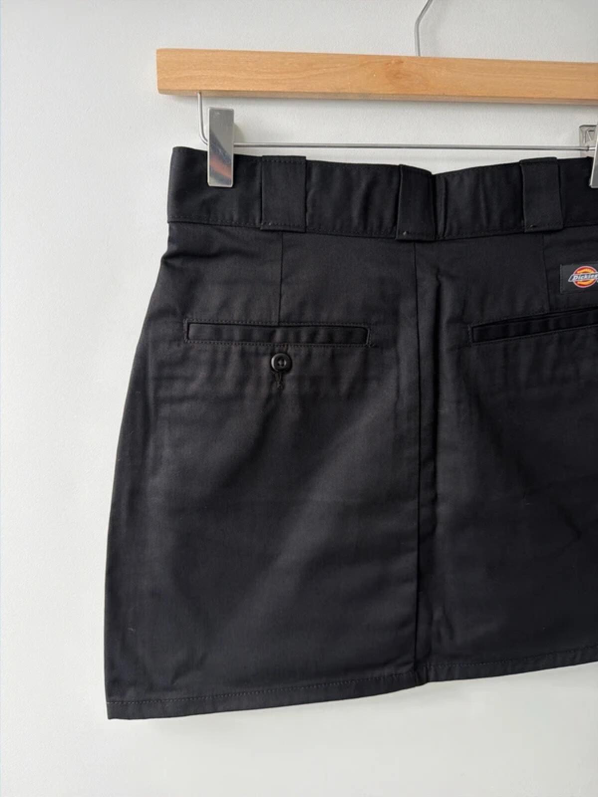 Women’s Dickies mini work skirt with pockets in black - W26 - 3439