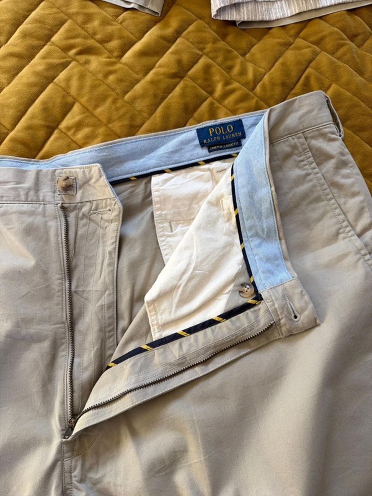 Men’s Ralph Lauren Stretch Classic Fit Chino Shorts in Beige - W48 - 3275
