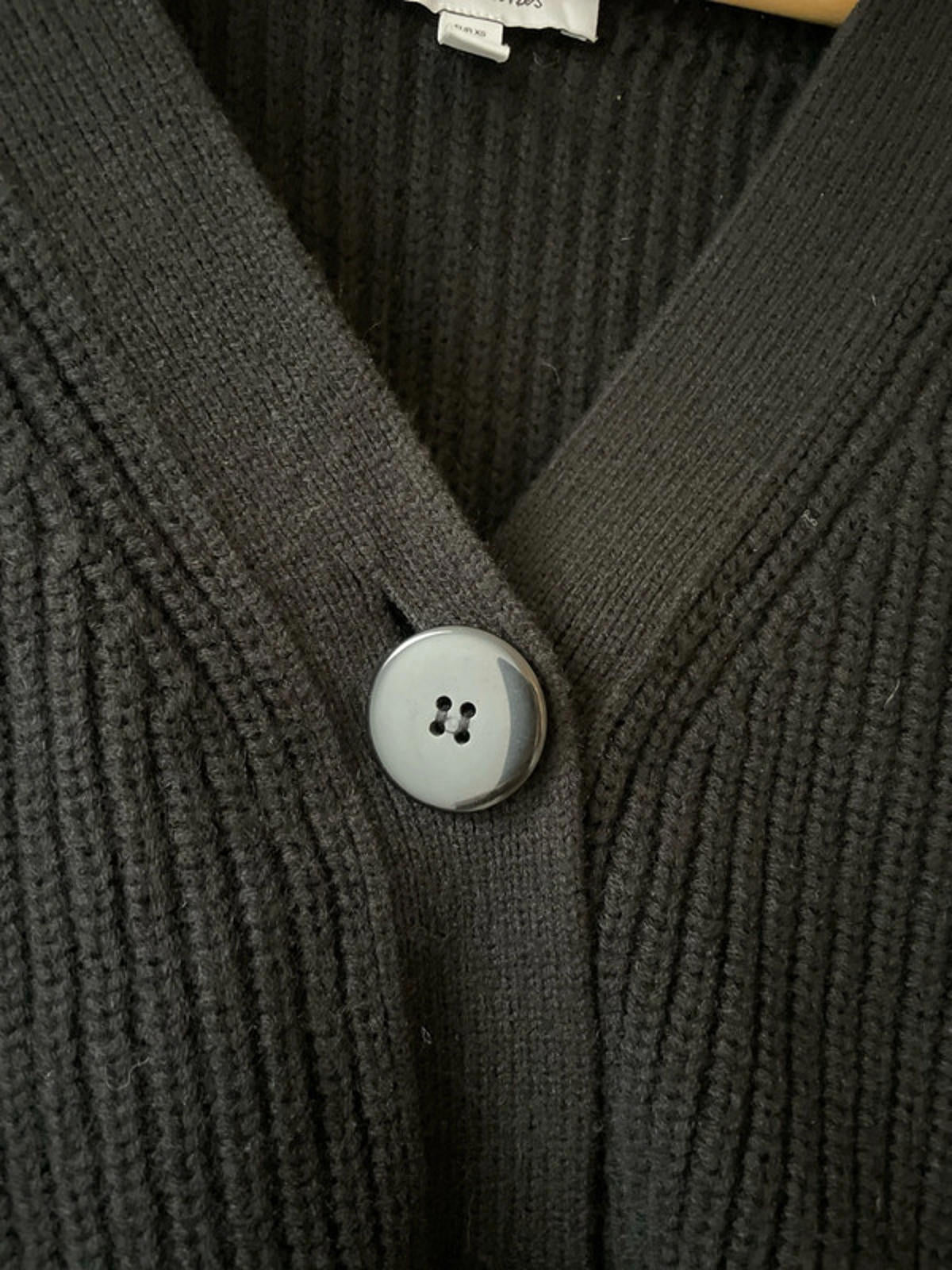 Women’s & Other Stories Cropped Premium Wool Cardigan In Black - XSmall - 2501