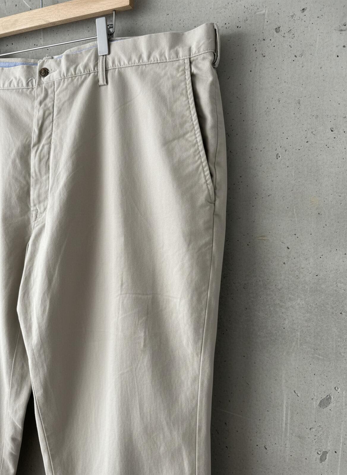 Men's Ralph Lauren Classic Stretch Fit Chino Trousers In Beige - W46/L32 - 3500