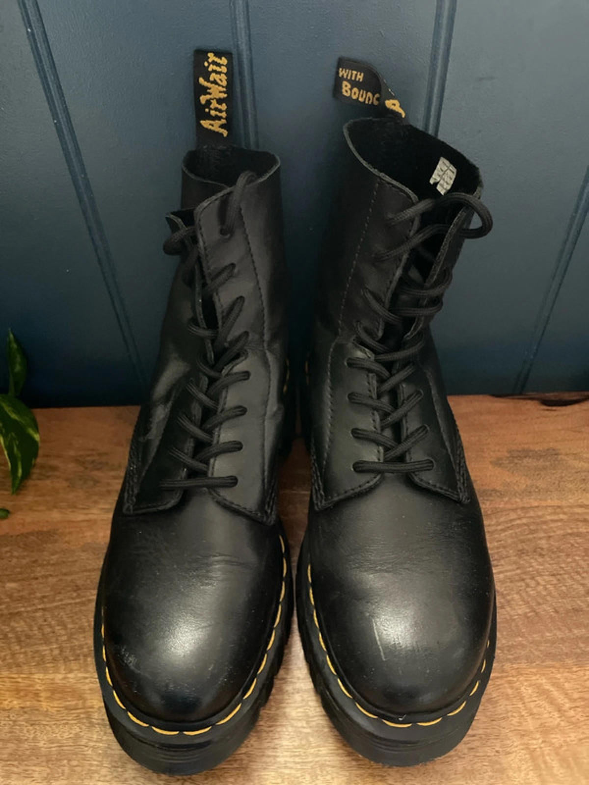 Women’s Dr Martens Audrick 8 Eyelet Mid Calf Lace Up Boots In Black - UK5 - 2161