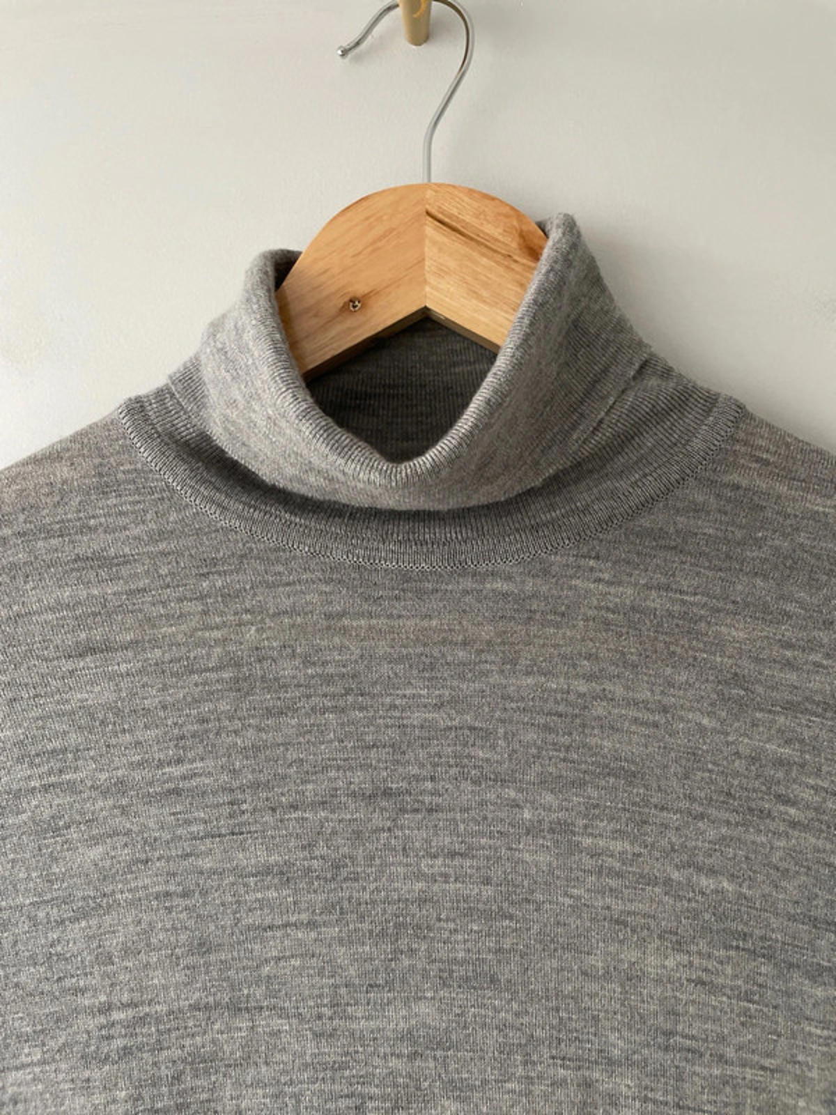 Men’s John Smedley 100% Premium Wool Roll Neck Jumper In Grey - 2288 - Medium