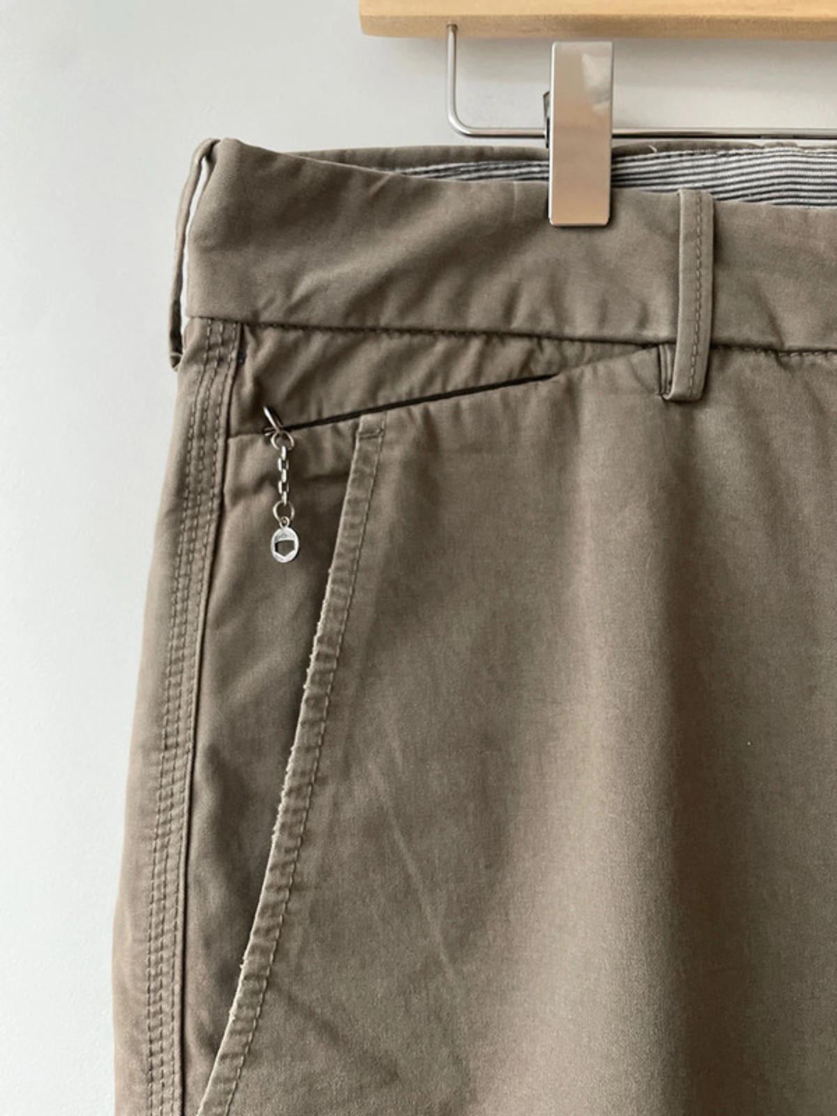 Men’s Diesel Stright Fit Classic Chino Trousers In Beige - W33/L34 - 2789