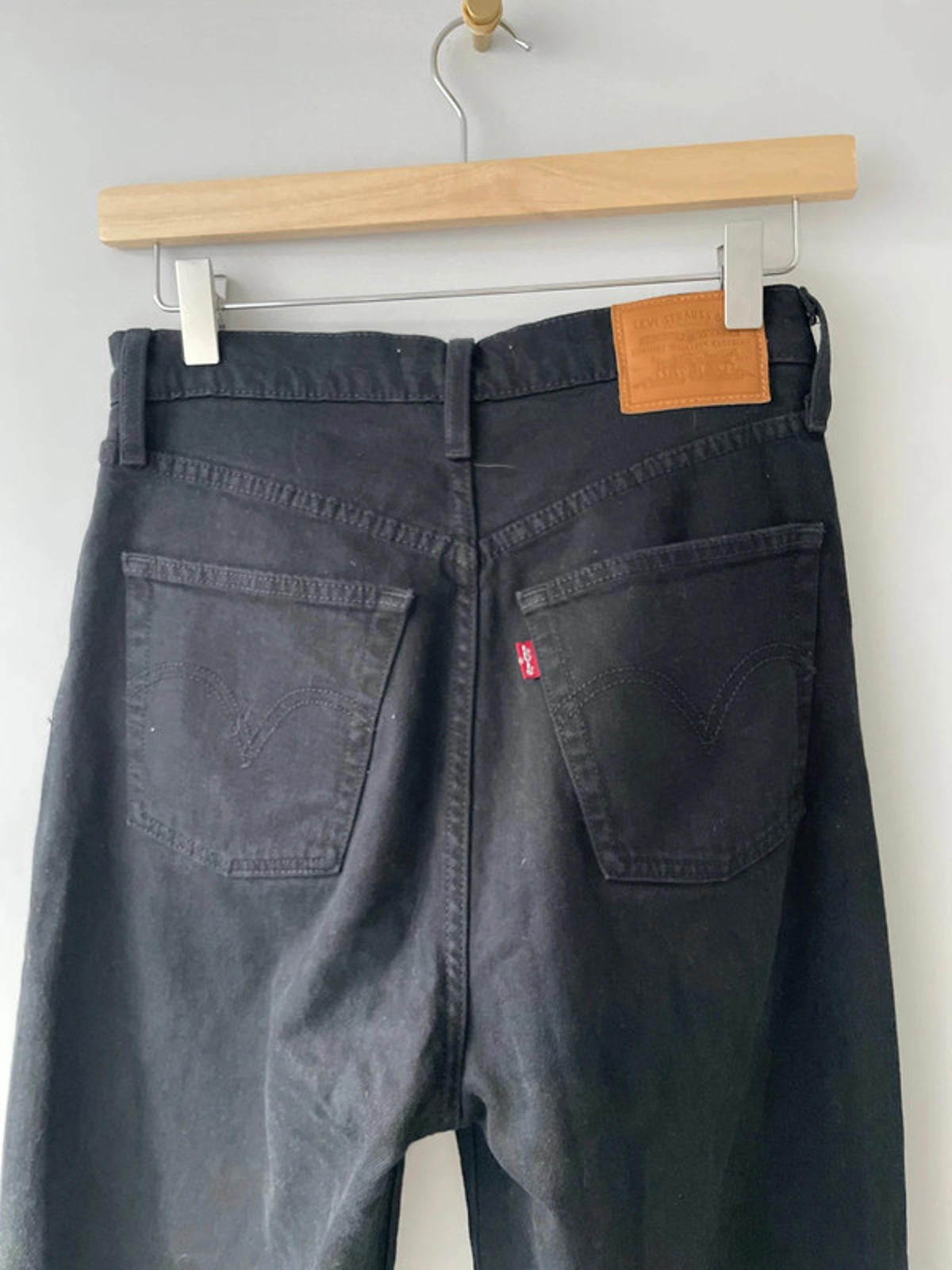 Women’s Levi’s High Waisted Ribcage Straight Fit Jeans In Black - W26/L27 - 2506